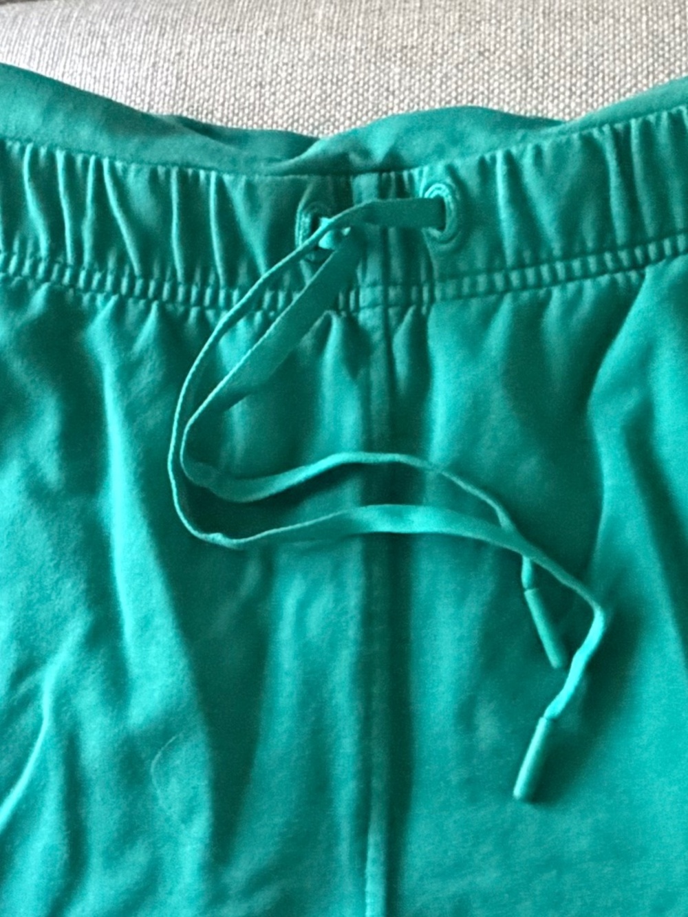 LULULEMON WOMEN'S GREEN DRAWSTRING SHORTS SIZE 8 - Picture 2 of 7